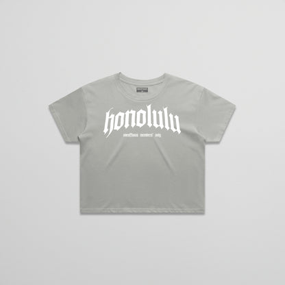 WO.HNL.BLKLTTR // CROP TEE